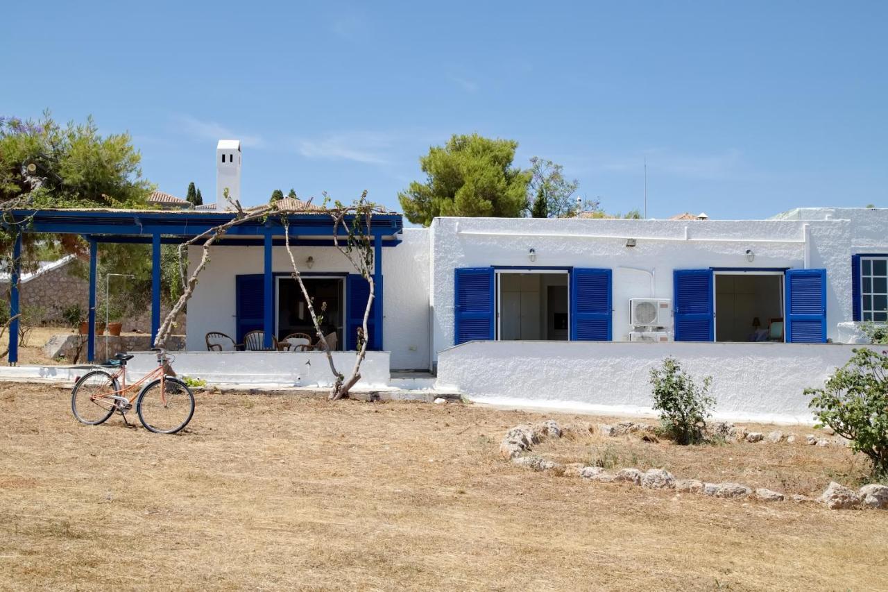 Aroura Homes 4Br Beachfront Villa Spétses Exterior foto