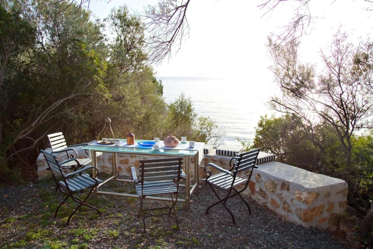 Aroura Homes 4Br Beachfront Villa Spétses Exterior foto