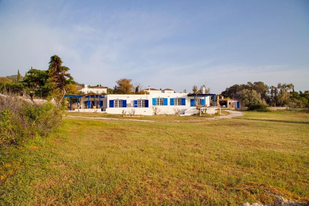 Aroura Homes 4Br Beachfront Villa Spétses Exterior foto