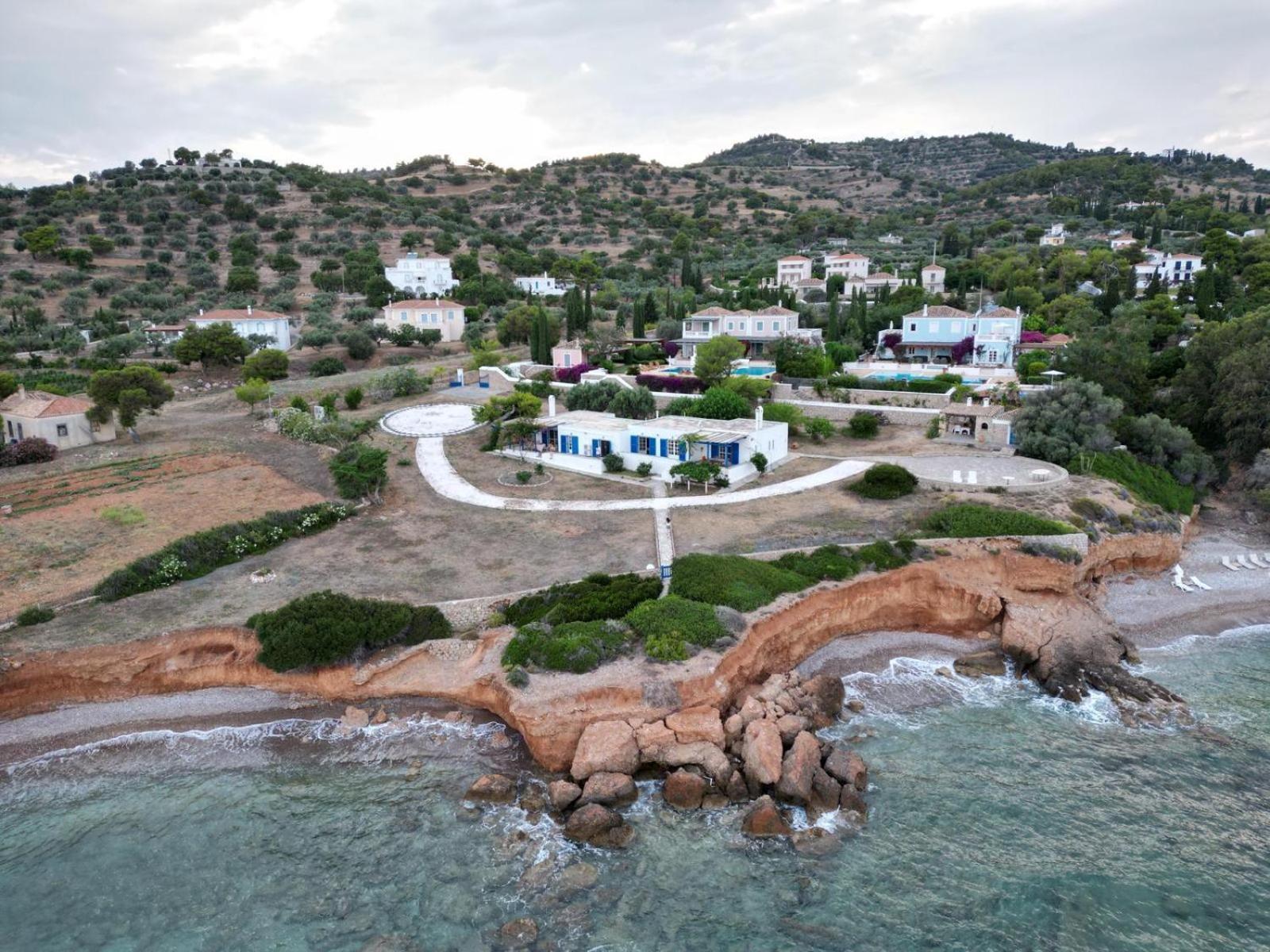 Aroura Homes 4Br Beachfront Villa Spétses Cameră foto